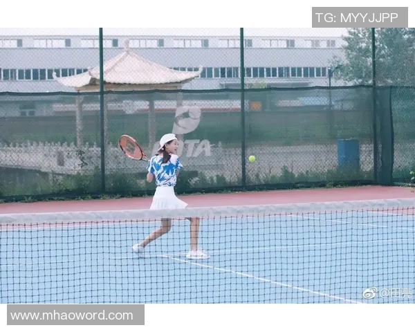 王大雷分享女儿网球训练经历:坚持不懈展现出韧劲与潜力 王大雷分享女儿网球训练经历:坚持不懈展现出韧劲与潜力