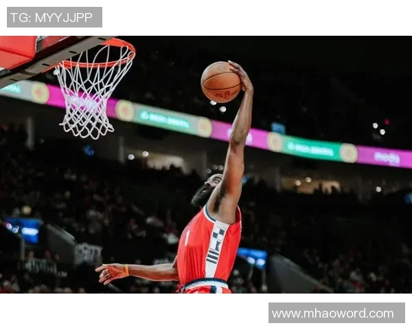 鲍威尔高效表现25分钟内砍下23分6助攻助力球队胜利 鲍威尔高效表现25分钟内砍下23分6助攻助力球队胜利