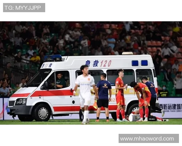 中甲激战引发重伤阿萨莫阿颈椎骨折黄威腓骨骨折悲剧发生