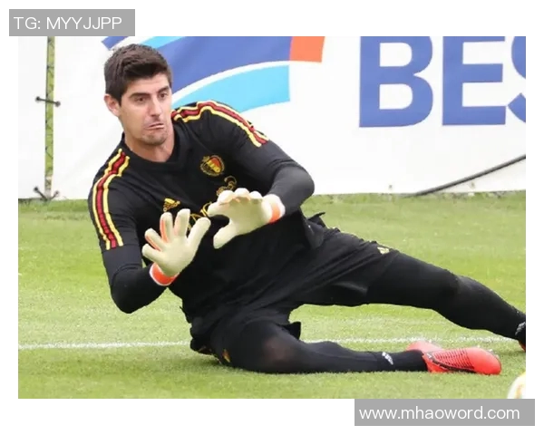 曼联恢复训练双红会首发缺席替补球员积极参与备战