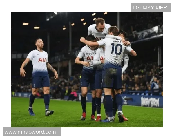 加利在热身时专注分析对手站位球迷欢呼未能分散他的注意力