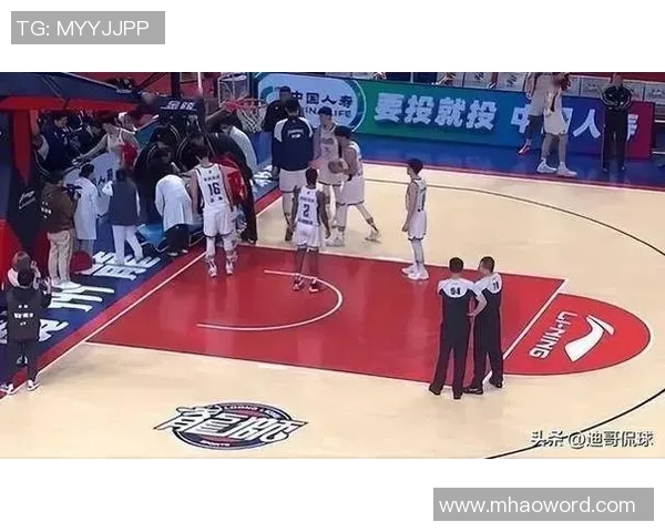 赖俊豪因头部撞击广告板导致颈部扭伤已紧急送医接受治疗